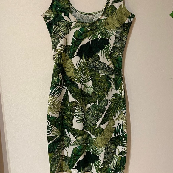 NWOT TROPICAL PRINT BODYCON MINI DRESS - Picture 3 of 3